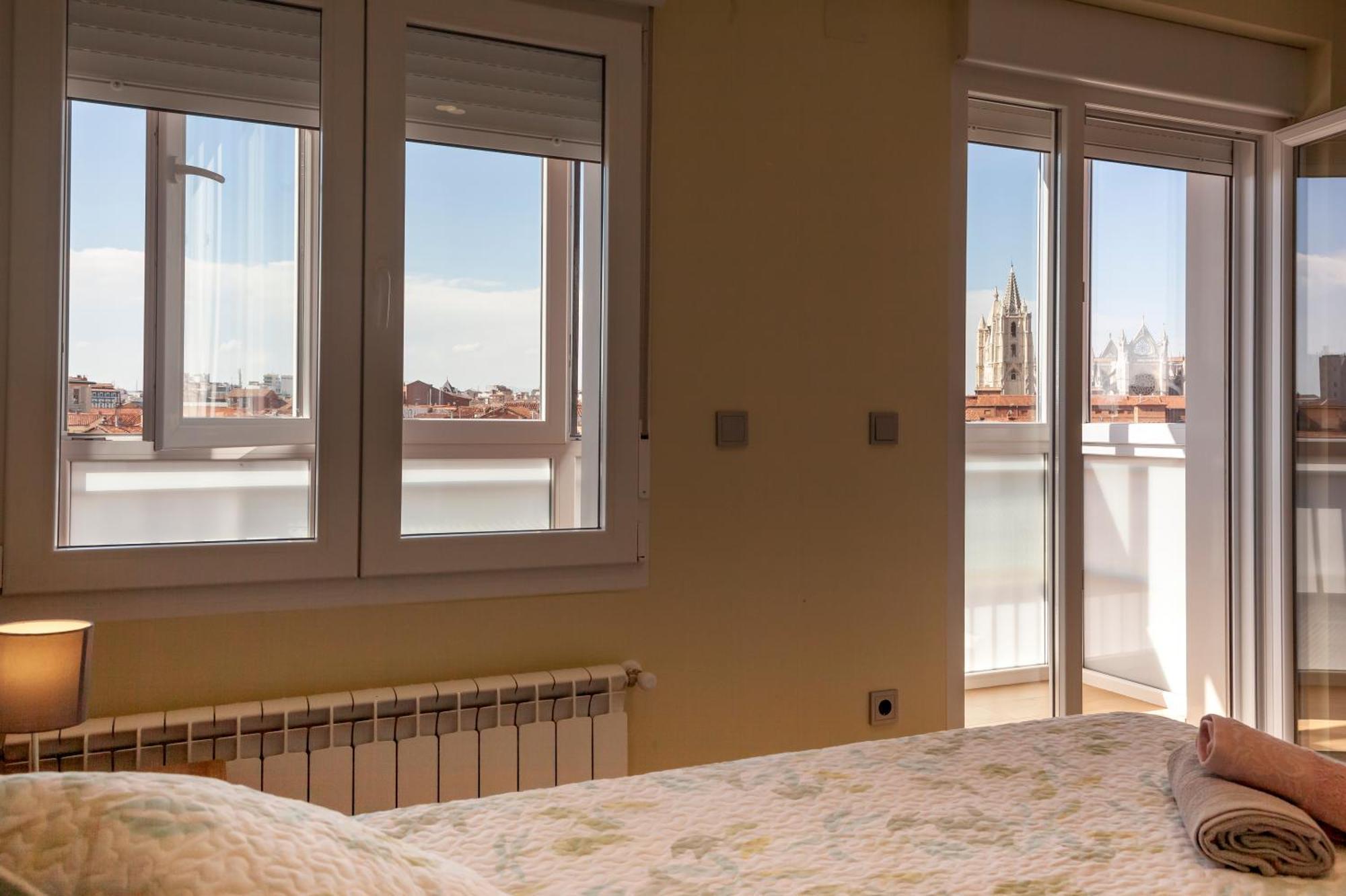 The View - Apartamento Reformado Con Vistas A La Catedral - Leonapartamentos Eksteriør bilde